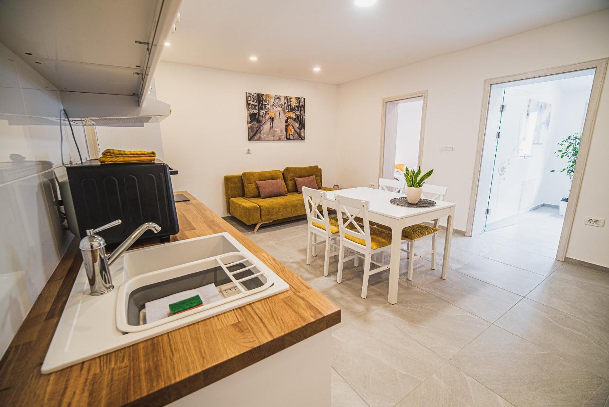 Gotar Apartment With Garden コバリード エクステリア 写真
