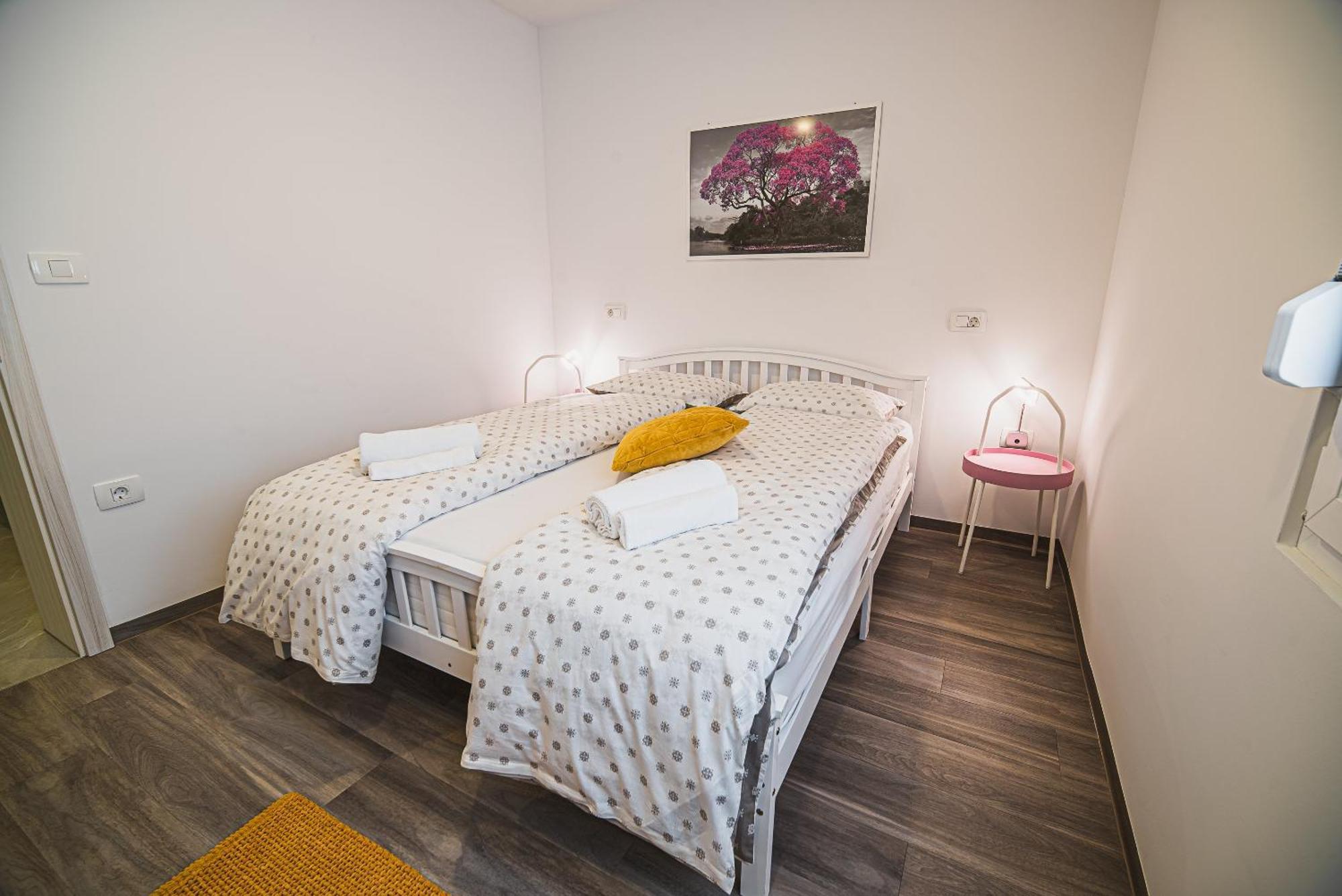 Gotar Apartment With Garden コバリード エクステリア 写真