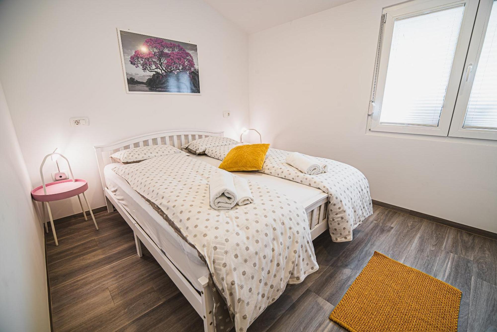 Gotar Apartment With Garden コバリード エクステリア 写真
